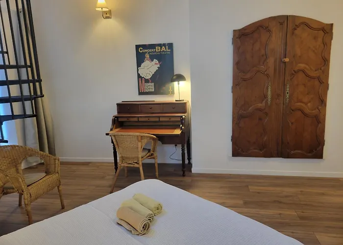 Le Patio St Jacques Appartement *